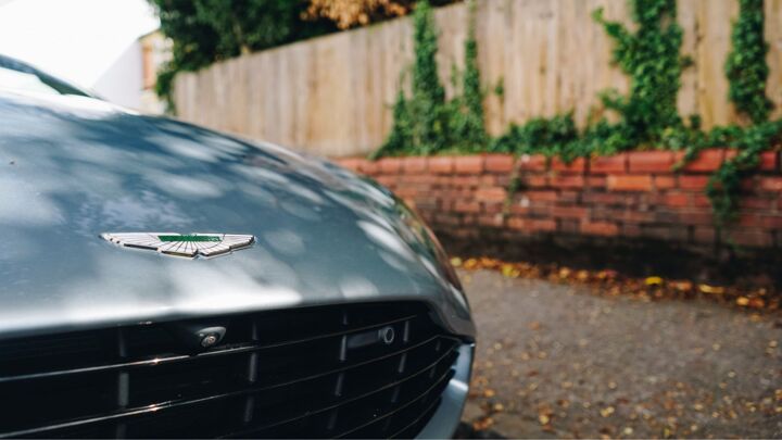 Aston Martin DB11 (1)