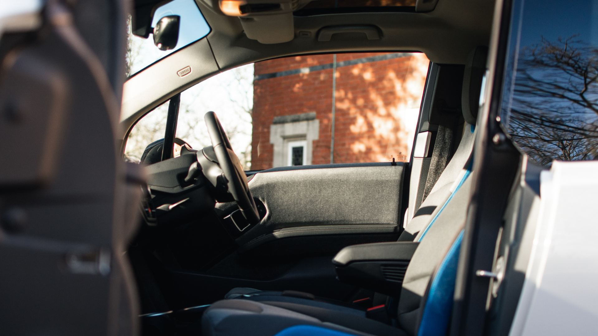 BMW i3 Inteior side view