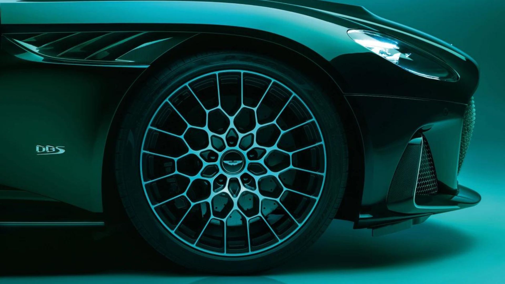Aston Martin DBS 770 Wheels