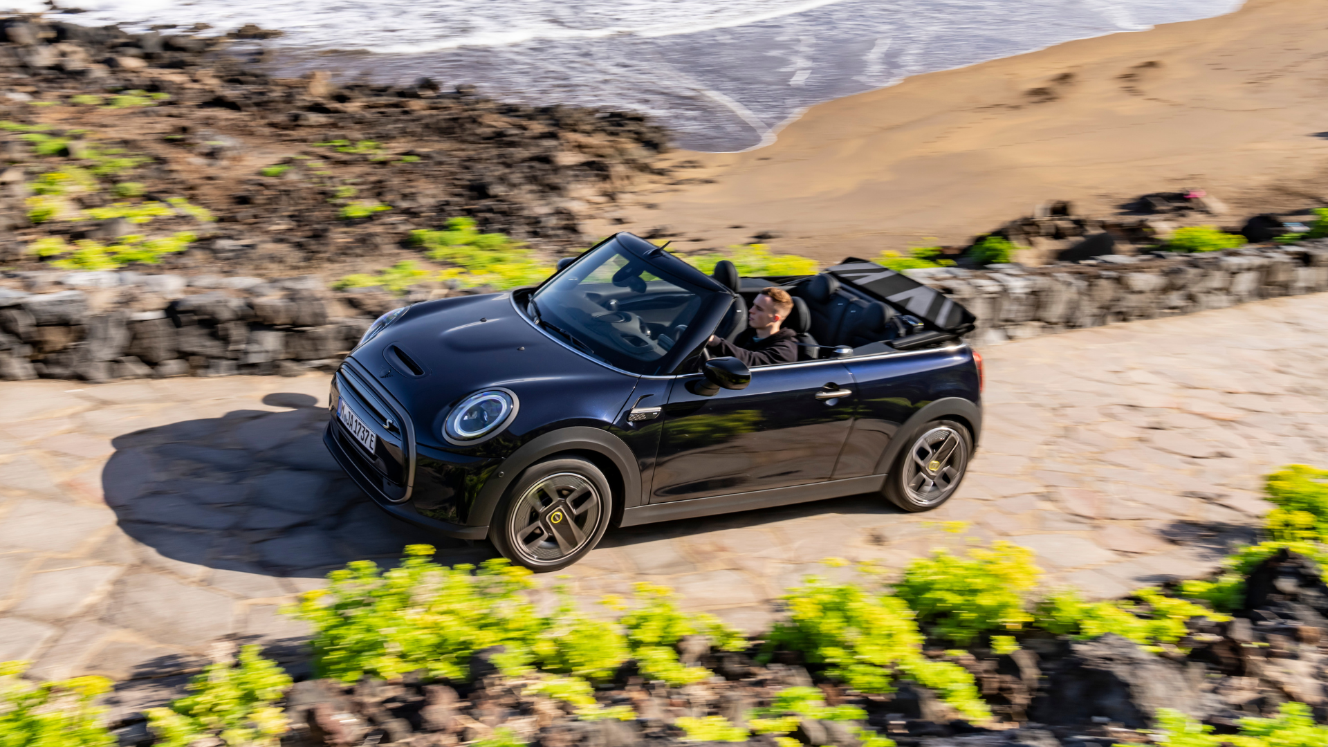MINI Electric Convertible Beach