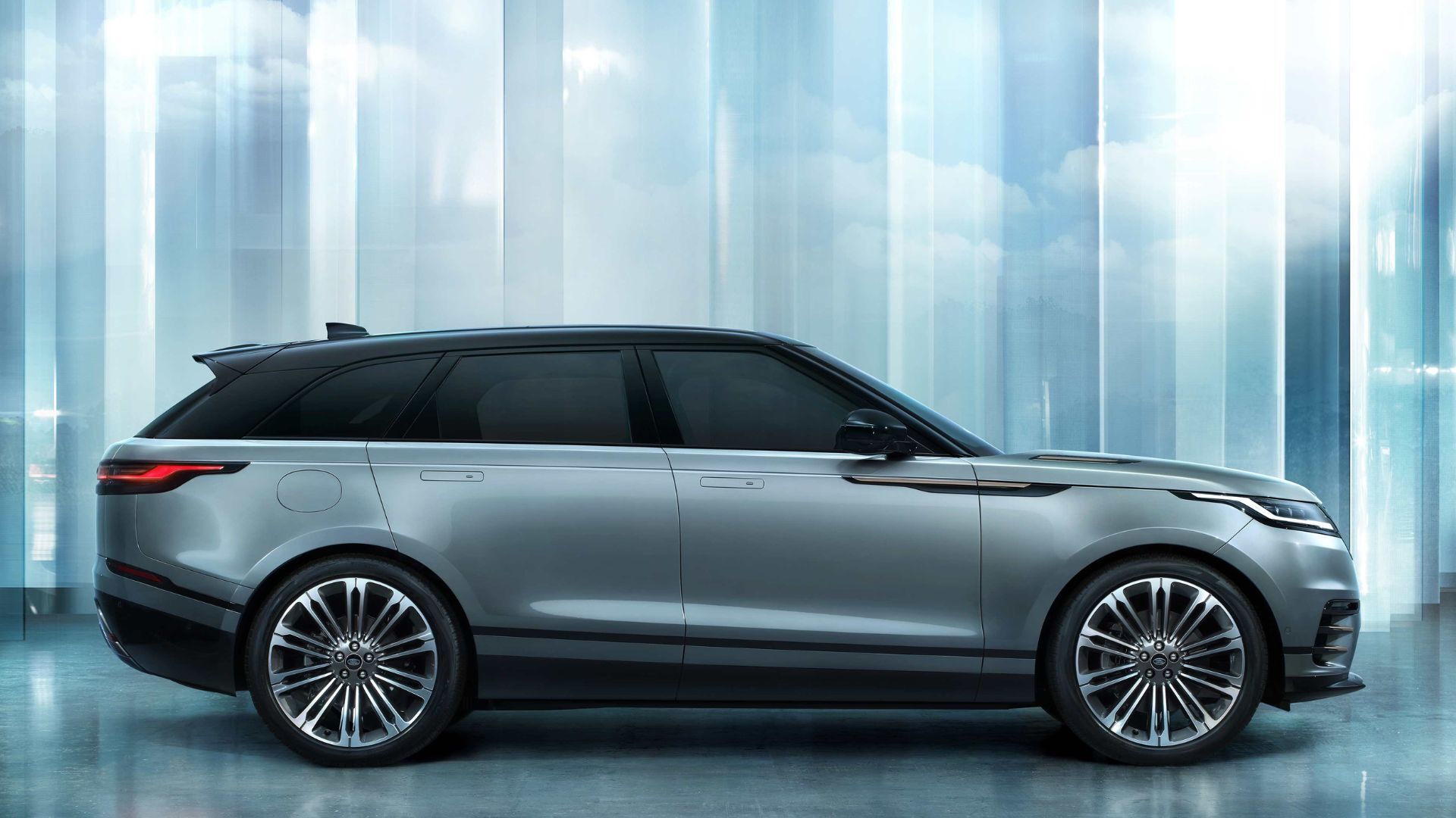 Land Rover Range Rover Velar 2023 Side