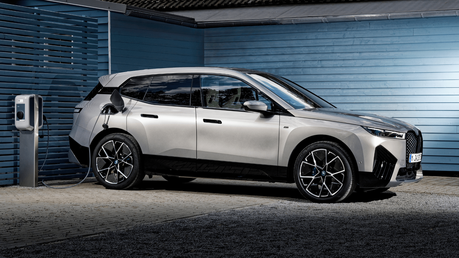 BMW iX Charging