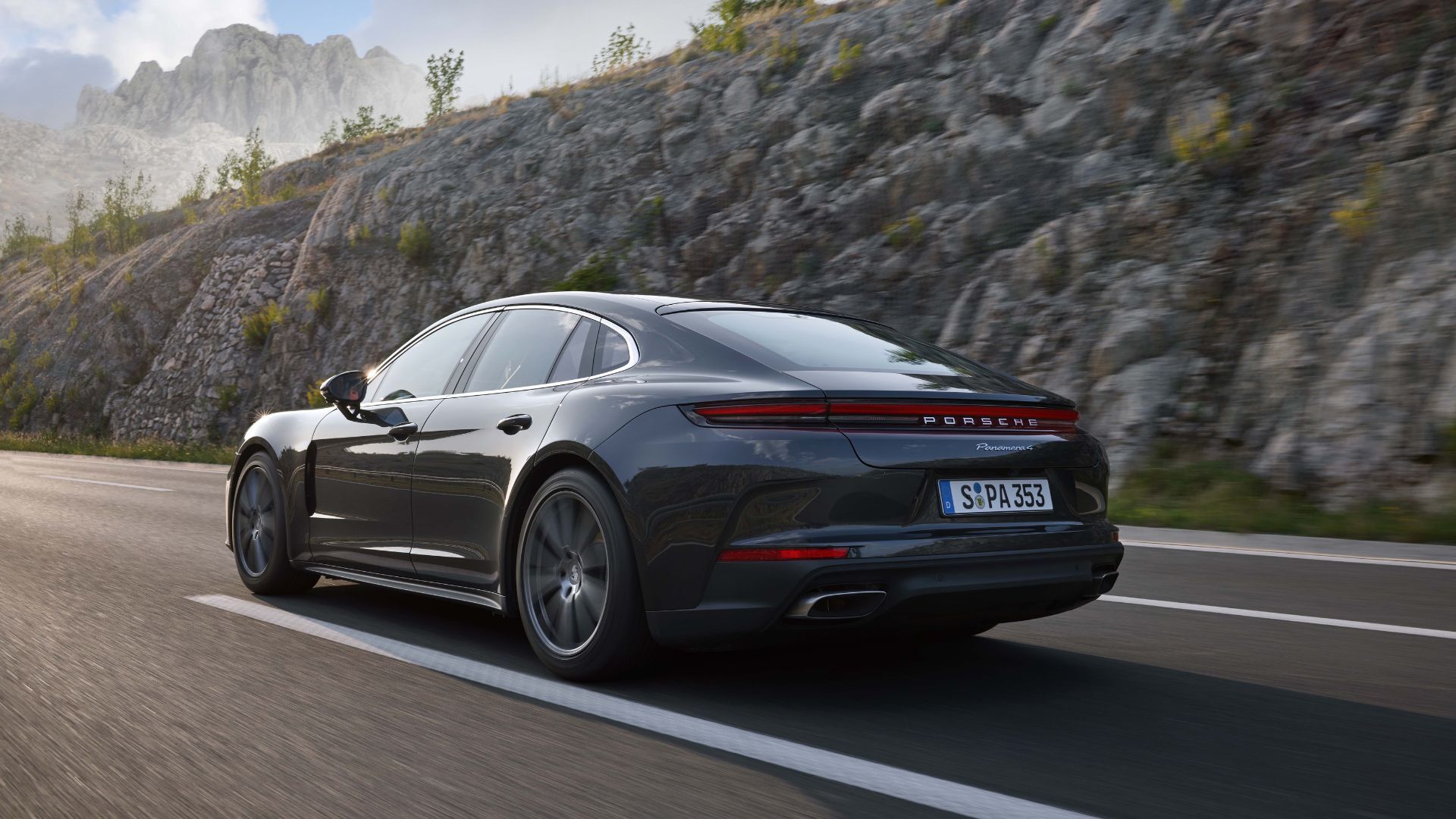 Porsche Panamera 4