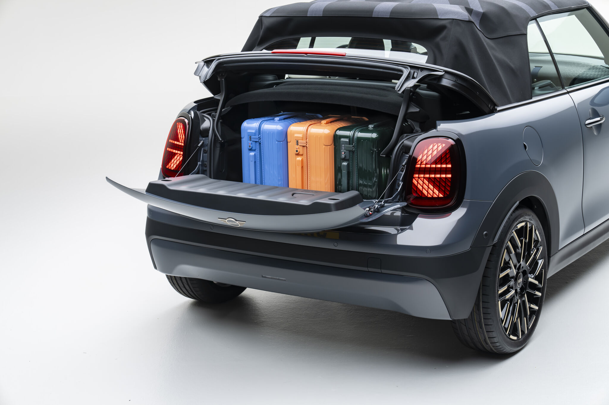 P90571449 highRes mini cooper converti